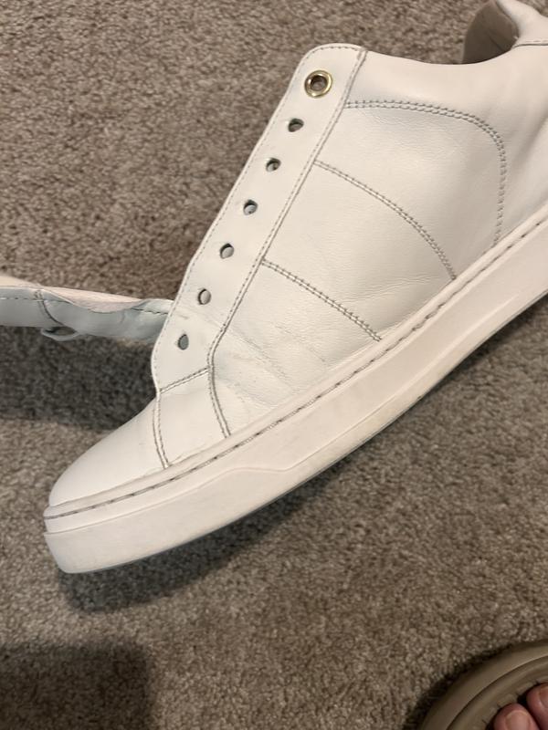 Customer photo for "Comfortable but material quality is terrible"