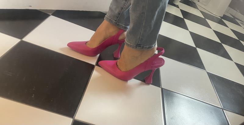 Customer photo for "Hot Pink is GORGEOUS!"