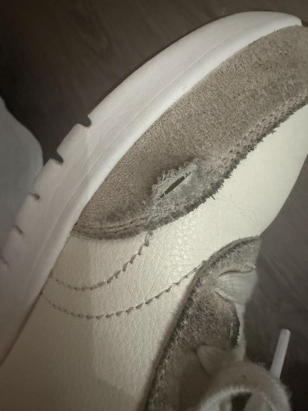 Customer photo for "⭐️⭐️ Comfortable and versatile, but not durable en"