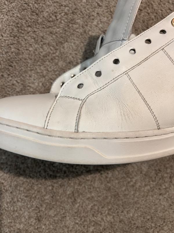 Customer photo for "Comfortable but material quality is terrible"