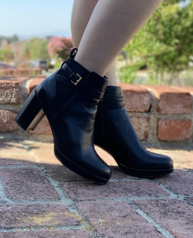 Heeled Leather Ankle Boots - Black