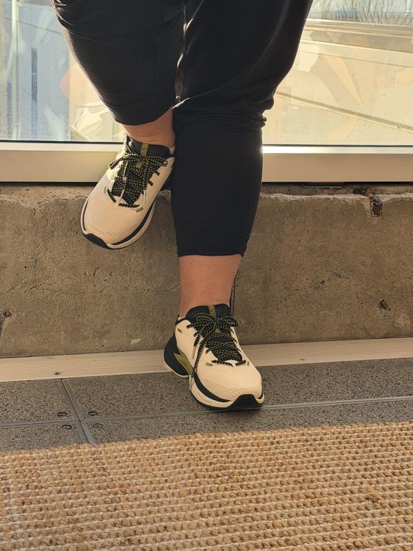 Customer carousel item 9.