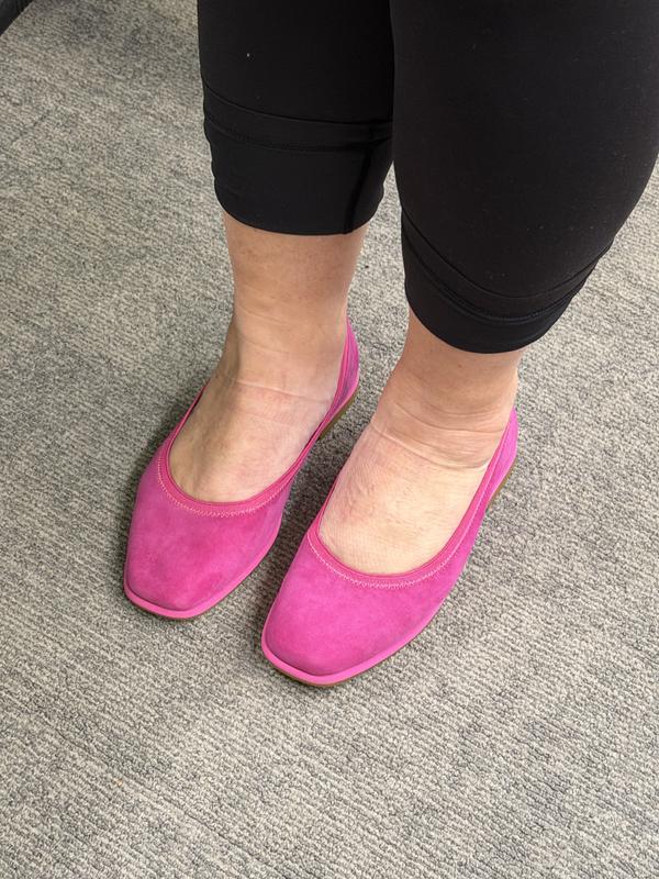 Customer carousel item 3.