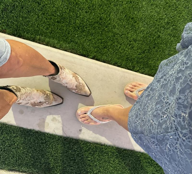 Customer carousel item 6.