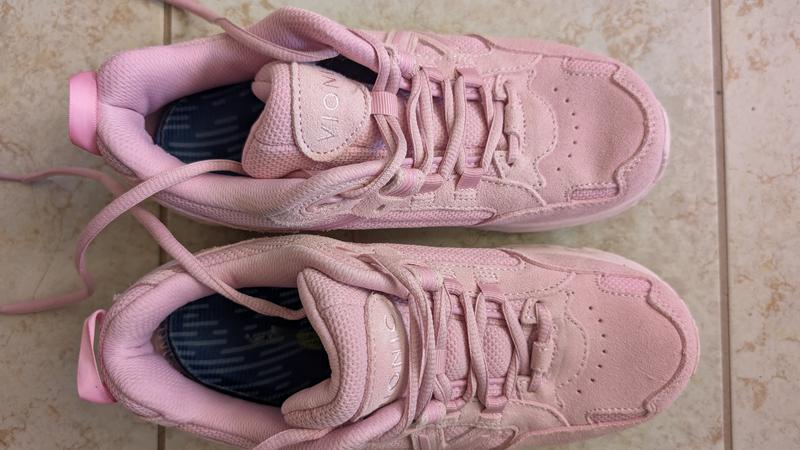 Right shoe is larger than the left ... both marked as size 6