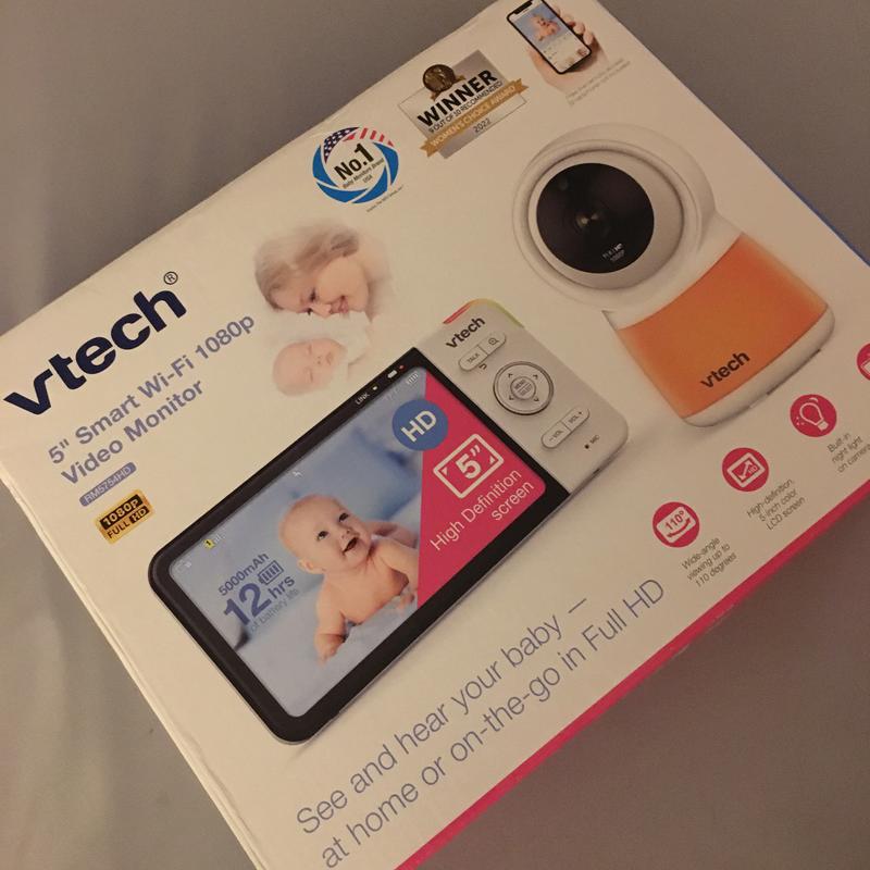 Video Baby Monitor with 5 High Definition 720p Display with a Nightlight  in the camera