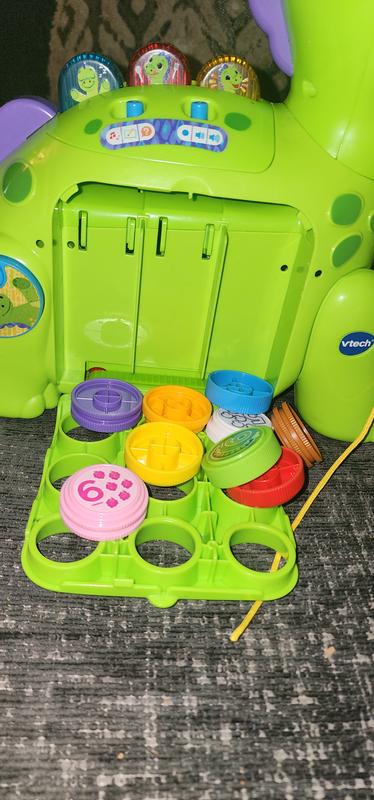 Yes they dump when you open the door...