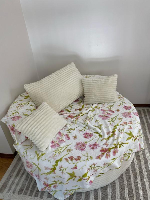 Customer carousel item 5.