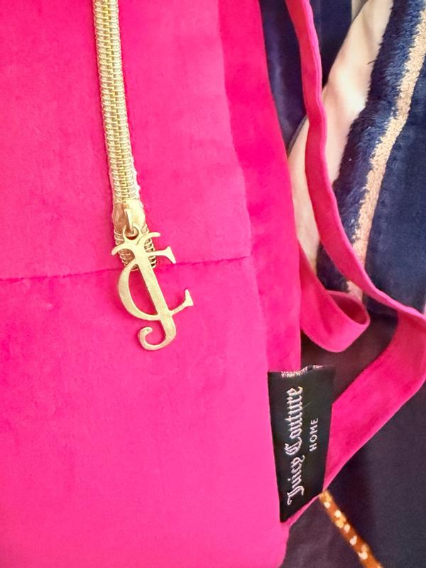 Customer carousel item 11.