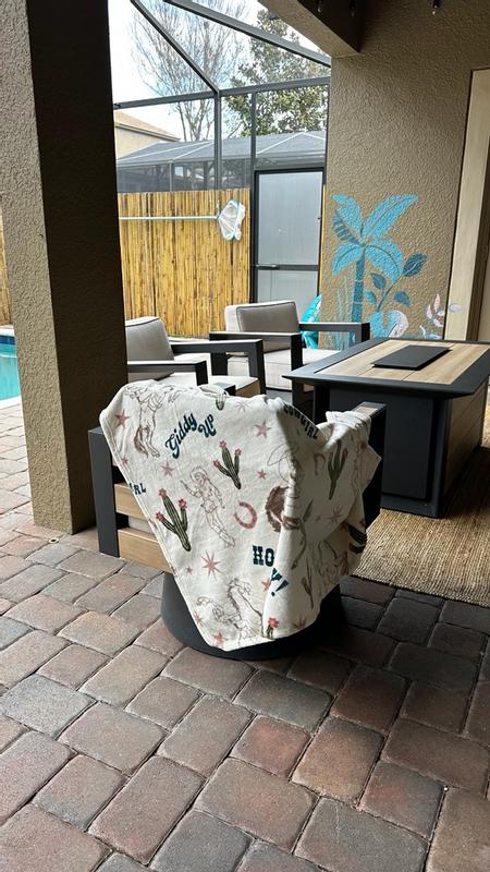 Customer carousel item 11.