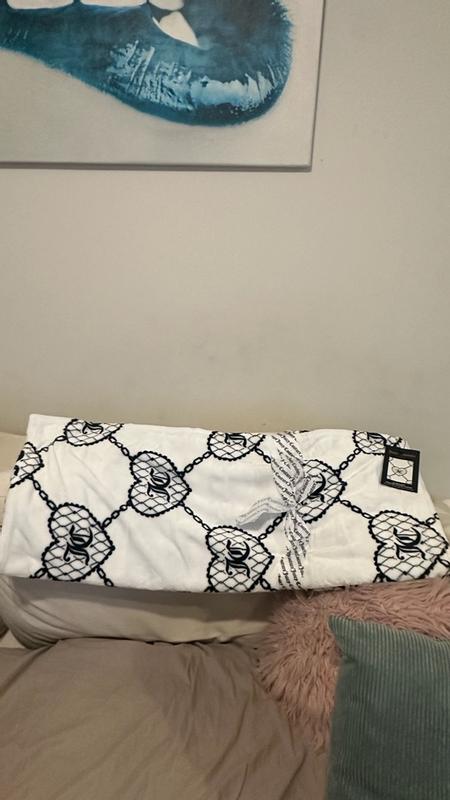 Customer carousel item 7.