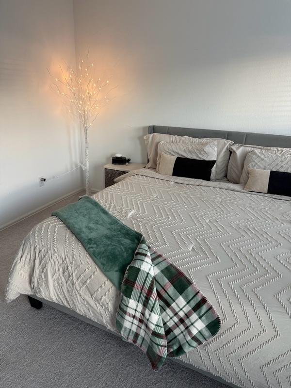 Review Thumbnail Image 0 370101534