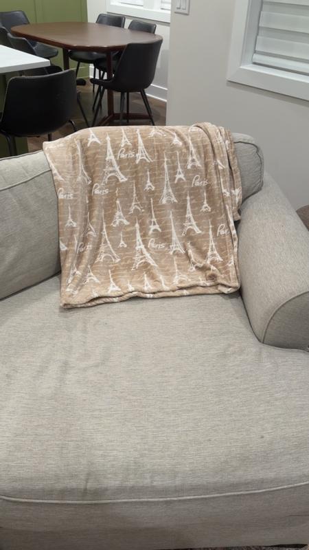 Customer carousel item 6.