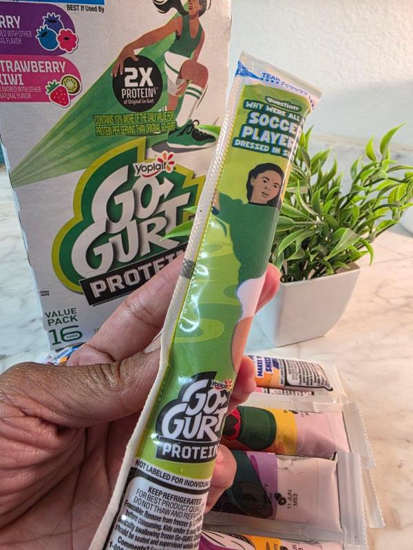 Berry & Strawberry Kiwi Go-GURT Protein Kids Yogurt 16 Pack 32 oz