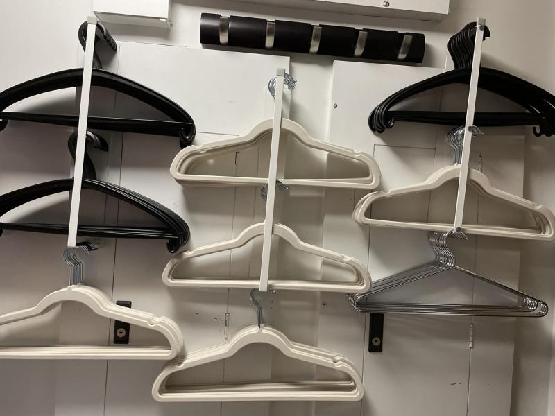 Yamazaki Home Plate Magnet Laundry Hanger Storage Rack | Small