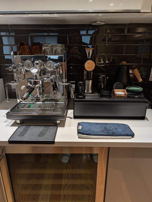 Review Thumbnail Image 0 383701882