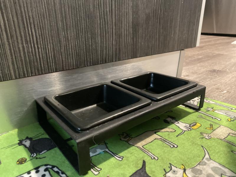 Customer photo for "Love the bowls! So sleek and minimalistic"