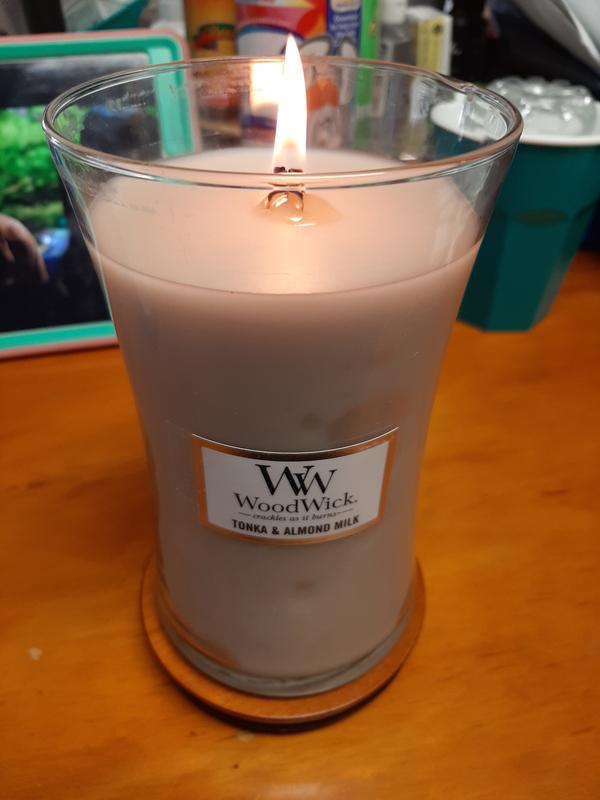 Woodwick Large Jar Candle Tonka & Almond Milk 21.5 Oz.