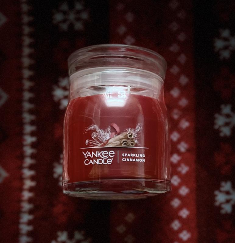 Yankee Candle Signature Collection Medium Jar Sparkling Cinnamon, 13 Oz.