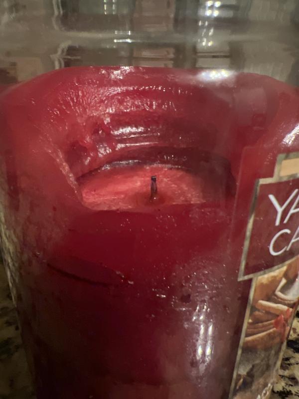 Candle does not burn properly