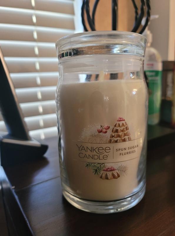 Scented Candle in Jar Yankee Candle Spun Sugar Flurries Jar Candle