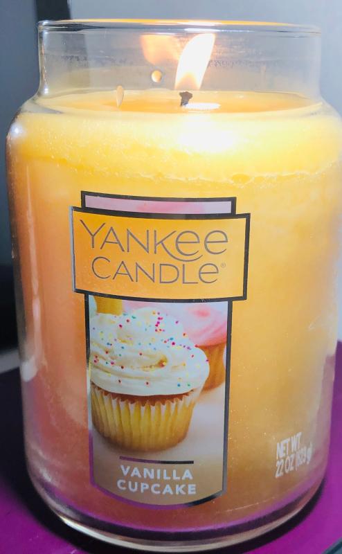 Yankee Candle 22 oz Large Vanilla Cupcake Candle - 1093707