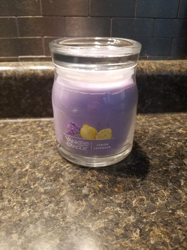 Yankee Candle Signature Collection Medium Jar Lemon Lavender, 13 Oz.