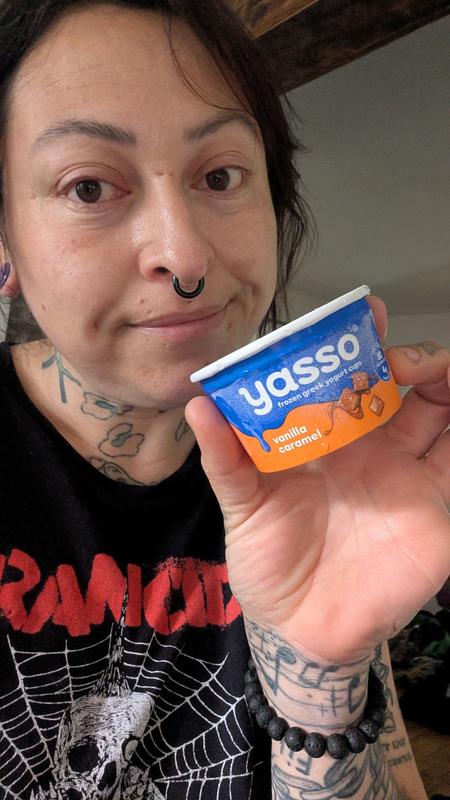 Vanilla Caramel & Fudge Chip Cups | Yasso Frozen Greek Yogurt
