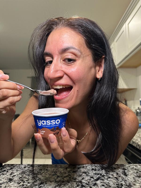 Vanilla Caramel & Fudge Chip Cups | Yasso Frozen Greek Yogurt