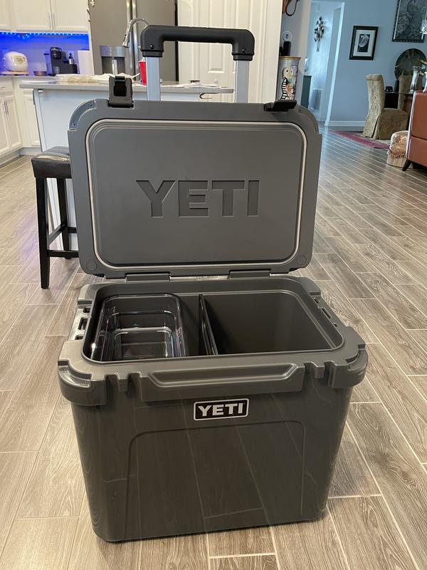 Yeti - Roadie 60 Wheeled Cooler White