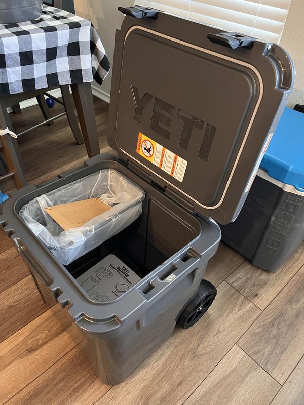 YETI 10048020000 ROADIE 48 WHEELED COOLER