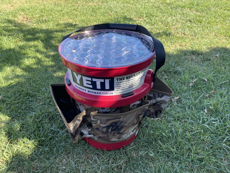 YETI / Loadout 5-Gallon Bucket - Harvest Red