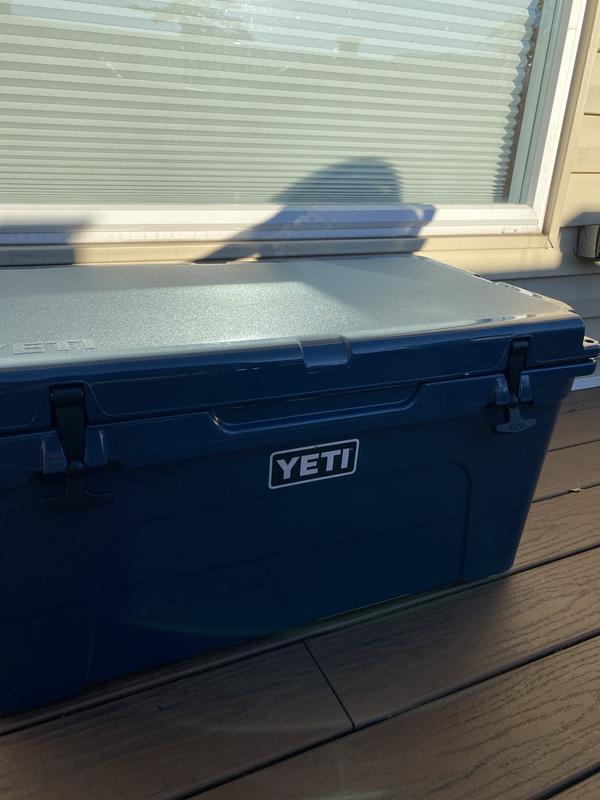 YETI Cooler TUNDRA 65 in dark blue