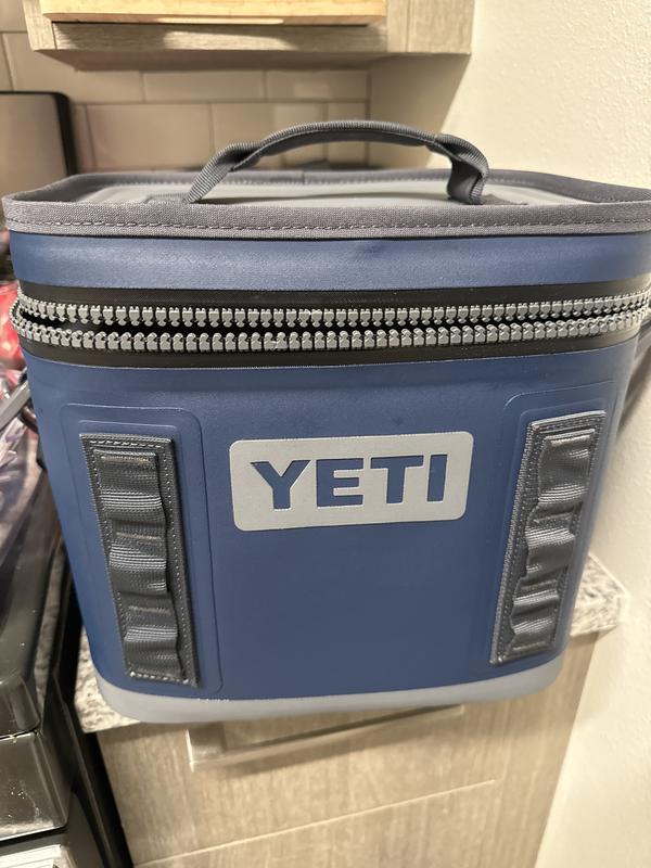 Yeti Hopper Flip 8 Cooler (Navy)