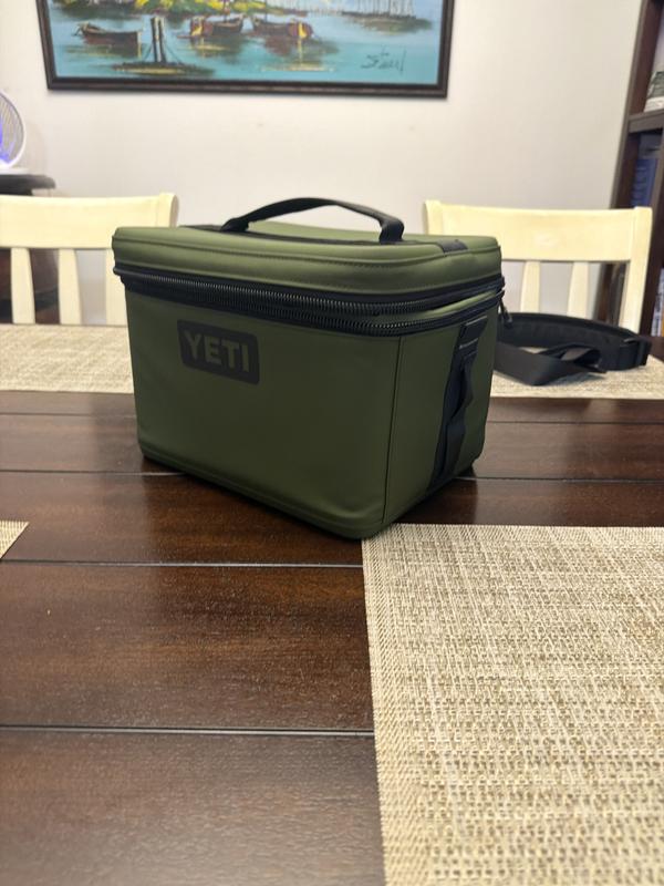 Dallas Cowboys Daytrip® 9L Insulated Box | YETI