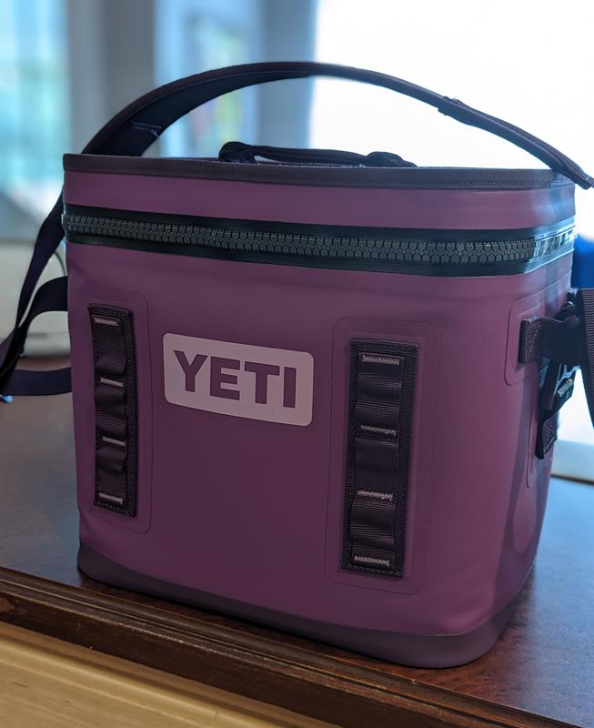 YETI Daytrip Lunch Box (Limited Edition Nordic Purple)