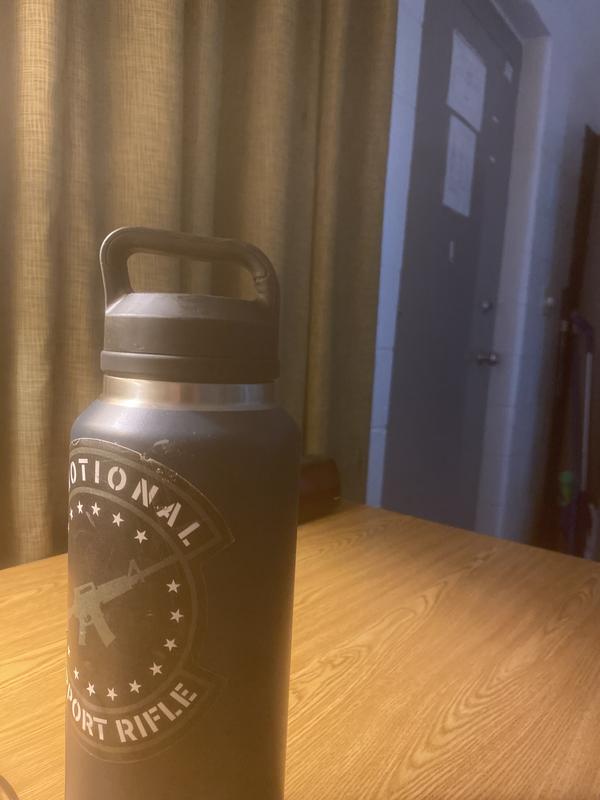 YETI Rambler 26-fl oz Stainless Steel Water Bottle with Chug Cap, Aquifer  Blue in the Water Bottles & Mugs department at