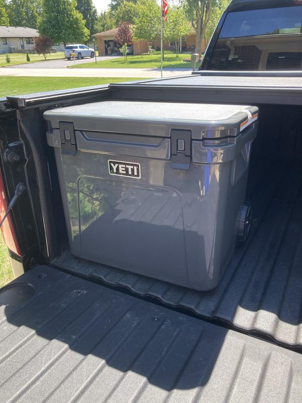 Yeti - Roadie 60 Wheeled Cooler White