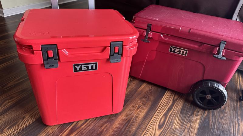 YETI Roadie 48 Wheeled Cooler with Retractable Periscope Handle Rescue Red  Used