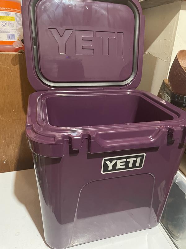 YETI 10022020000 ROADIE 24 HARD COOLER