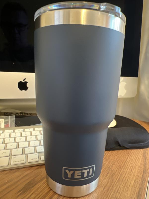 RAMBLER 30 OZ TUMBLER NAVY 21070070027 YETI