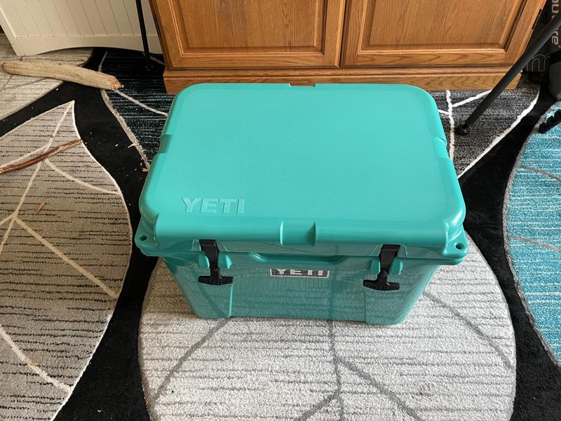 YETI Tundra 35 Insulated Chest Cooler, Seafoam at