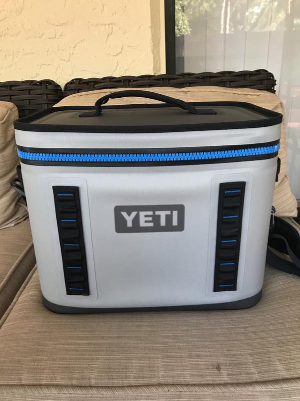 Yeti 18050121001 Hopper Flip 18 Soft Cooler - Navy