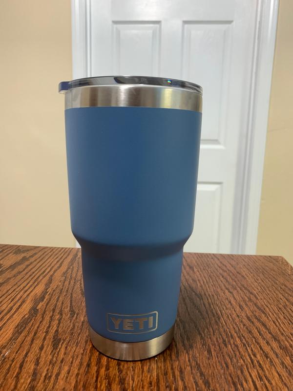 RAMBLER 30 OZ TUMBLER NAVY 21070070027 YETI