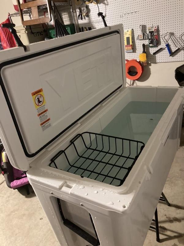 Yeti hot sale 160 cooler