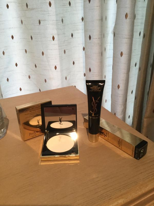 Instant Moisture Glow and setting powder