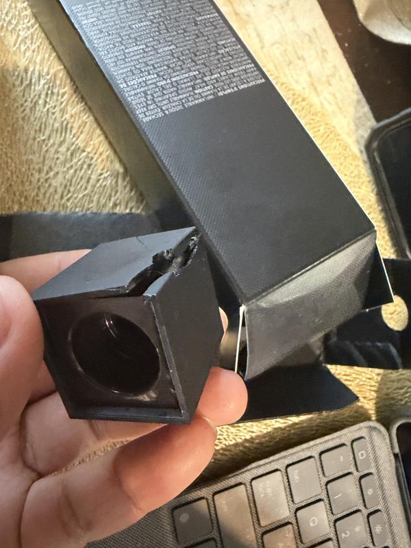 Customer photo for "Arrive broken"