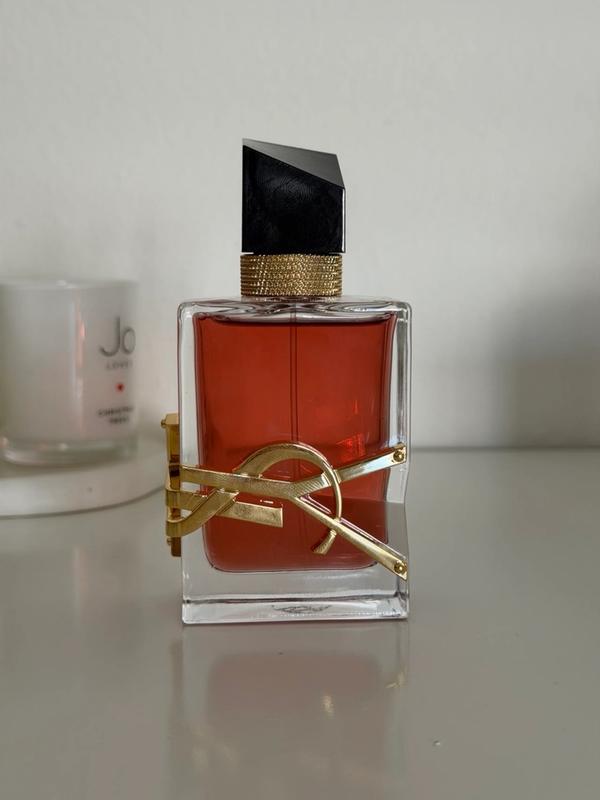 Customer carousel item 11.