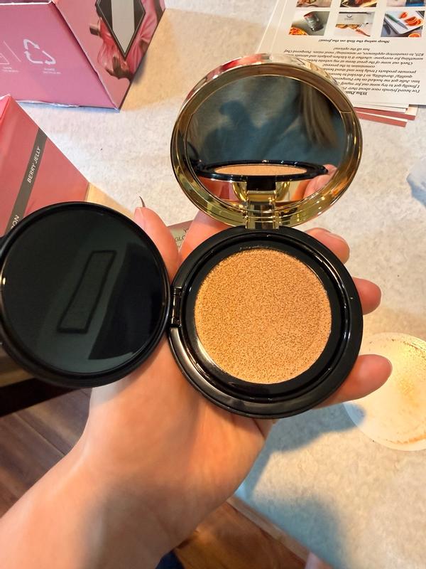 Customer carousel item 3.