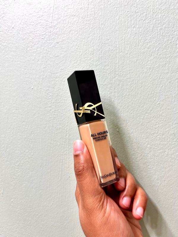 Customer photo for "Drying Concealer"